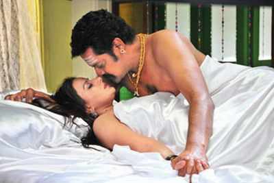 Pooja Gandhi gets up, close and personal with Ravi Shankar