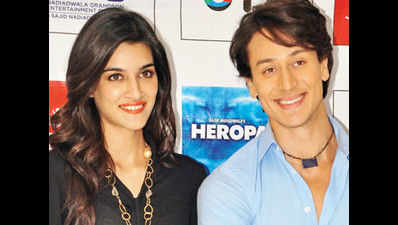 Tiger Shroff and Kriti Sanon at Karol Bagh outlet of SRS Jewellers in Delhi