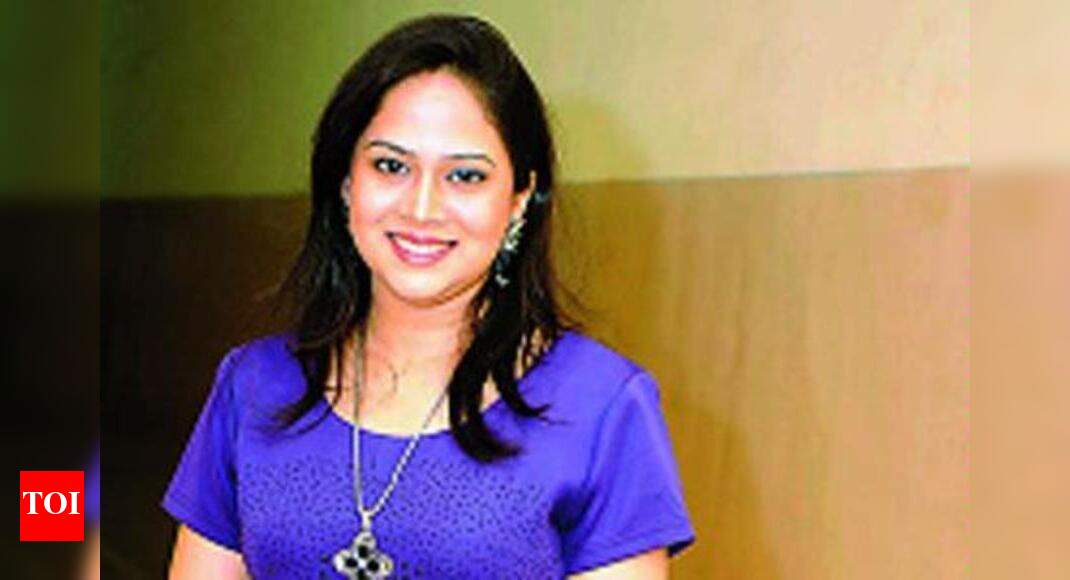 Bela Shende sings for IPL | Marathi Movie News - Times of India