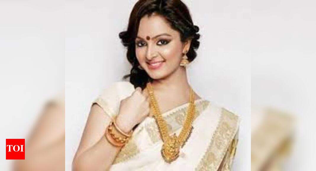 I love films of Aashiq Abu and Anwar Rasheed - Manju Warrier ...
