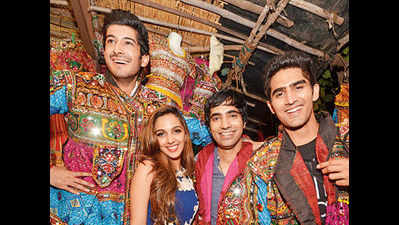 Cast of 'Fugly' shop at Law Garden in Ahmedabad