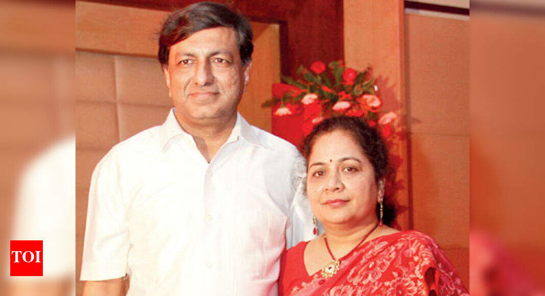 Sunil and Neeta celebrate their 25th wedding anniversary at a local ...