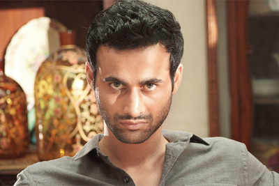 Farhad debuts with a negative role
