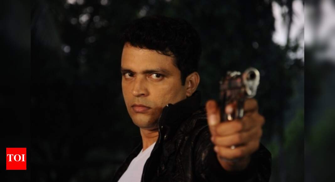 OMG: Actor fractures wrist during fight sequence | Marathi Movie News ...