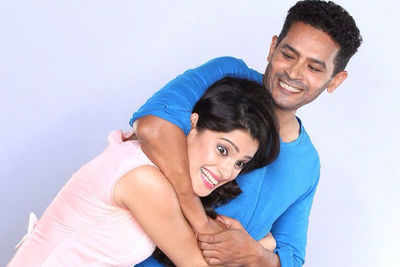 Atul Kulkarni and Priya Bapat to play siblings onscreen