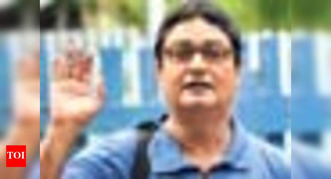Saying goodbye | Hindi Movie News - Times of India