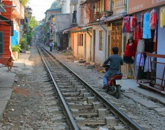The backyard trains of Hanoi