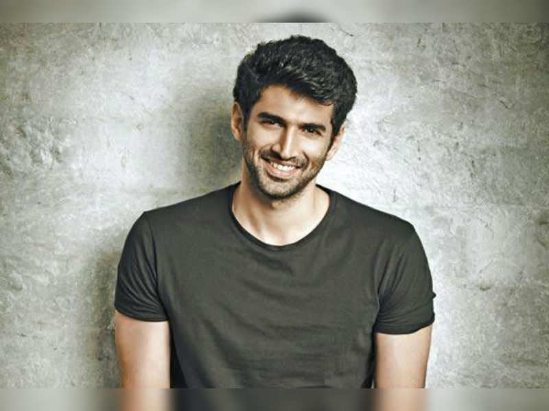 gym: Bigg Boss fame Asif Azim bears the brunt of Aditya Roy Kapur's