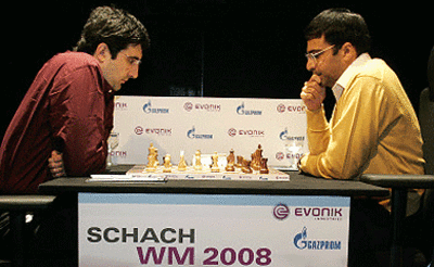 Anand draws eighth game to maintain lead