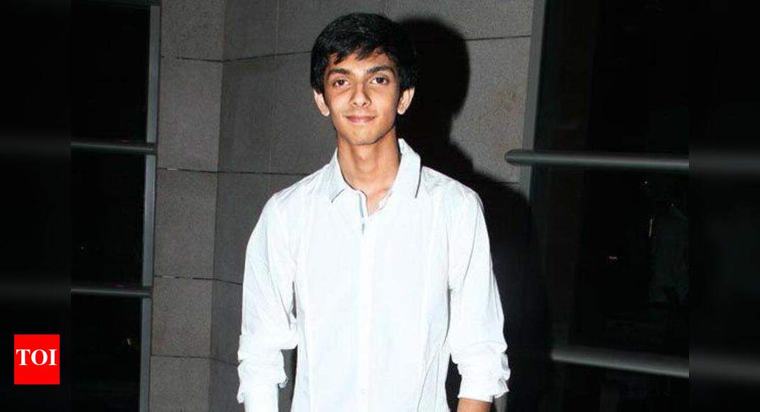 Films Et Séries Tv Avec Anirudh Pisharody Anirudh scores exclusive theme music for Kaththi | Tamil Movie News