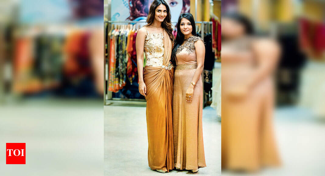Neha Agarwal showcased her preveiw collection at Kimaya in Mumbai ...
