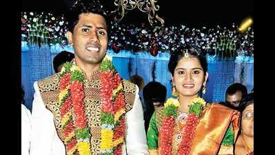 Anjan Kumar Yadav’s daughter gets engaged in Hyderabad