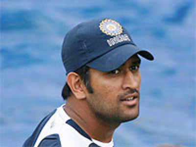 Dhoni hits back at Hayden for 'third world' comments