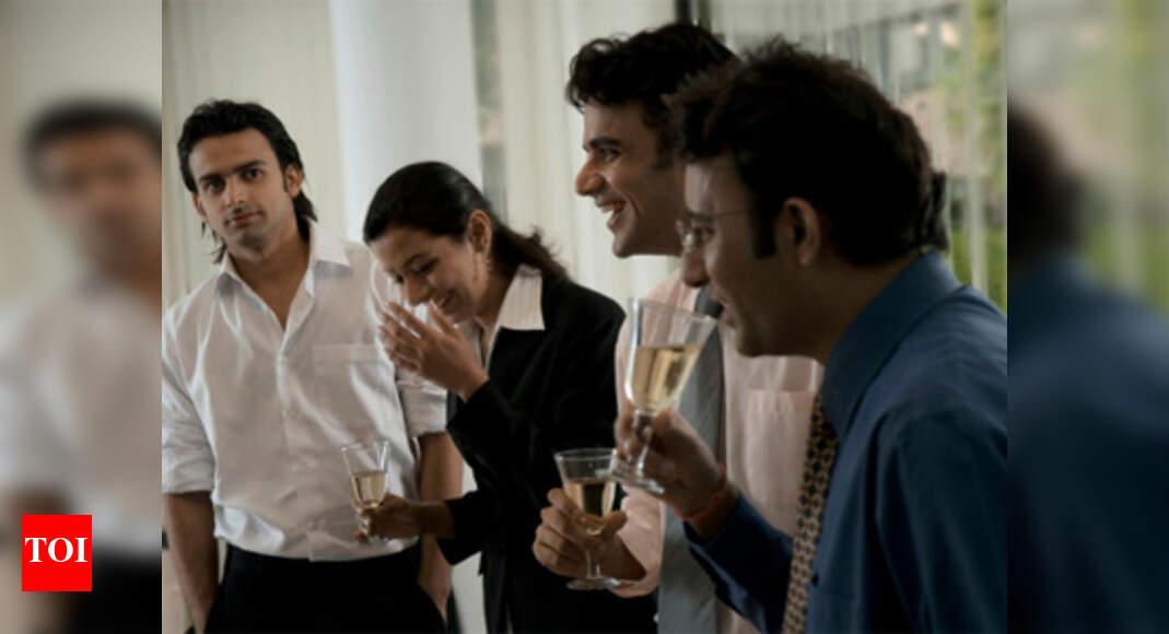 How to throw a workplace farewell party - Times of India How to throw a workplace farewell party - Times of India
