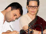 Delhi court summons Sonia, Rahul in fraud case