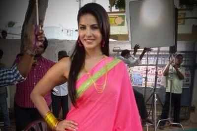 First look : Sunny Leone stuns in a sari in Current Theega