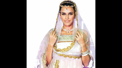 Neha Dhupia glams up Gitanjali Group's Indian Wedding Couture fashion show