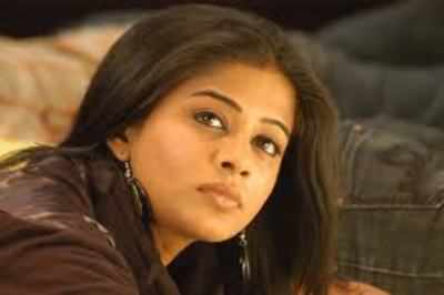 Priyamani miffed with gossips