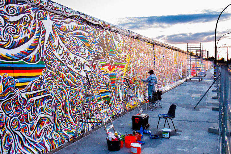 Walk along the Berlin Wall