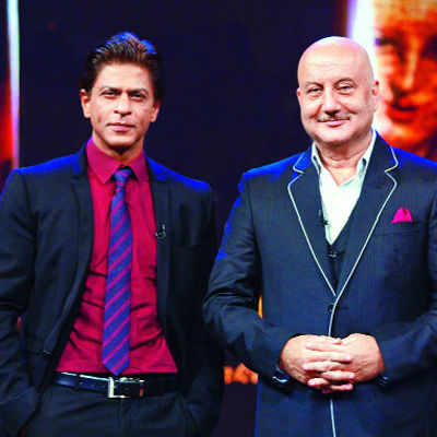 Shah Rukh Khan reveals his emotional side to Anupam Kher