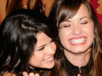 Demi Lovato feuding with Selena Gomez?