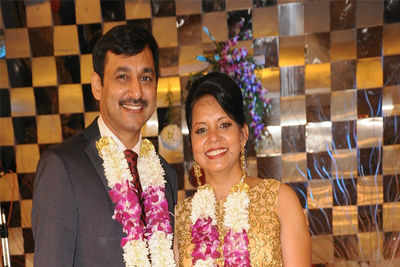 Traditional wedding vows renewed in western attires at the 25th wedding anniversary of Neelam and Manish Gupta at Hotel Centre Point in Nagpur
