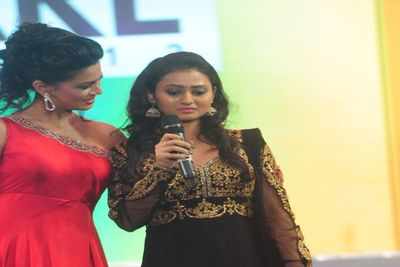 Why was Amulya crying at the Filmfare South Awards?