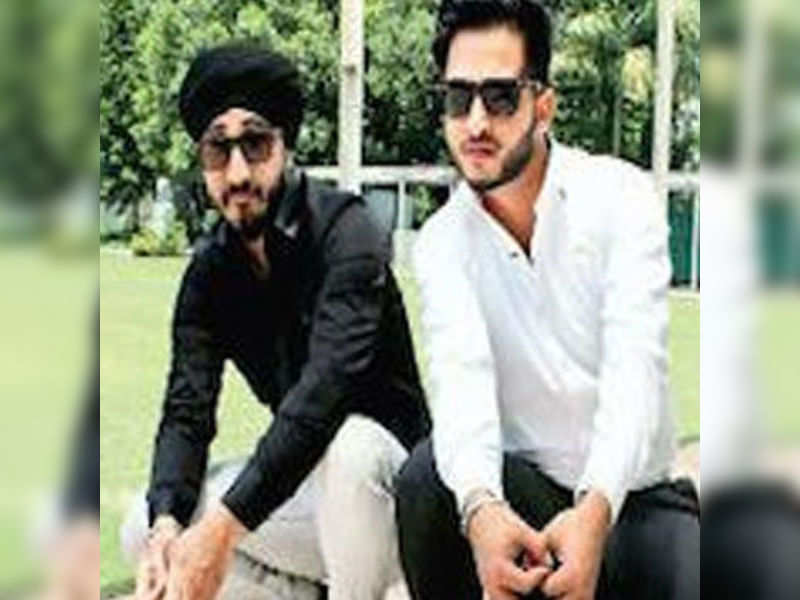 Vishal Prashar Jusreign And Rupan Bal To Share Screen Space In 22g Tussi Ghaint Ho Punjabi Movie News Times Of India - t series jusreign song roblox id