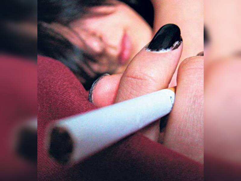 Young Girl Smoking Fuck