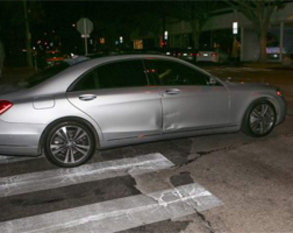 
Jennifer Aniston crashes her Mercedes S-Class
