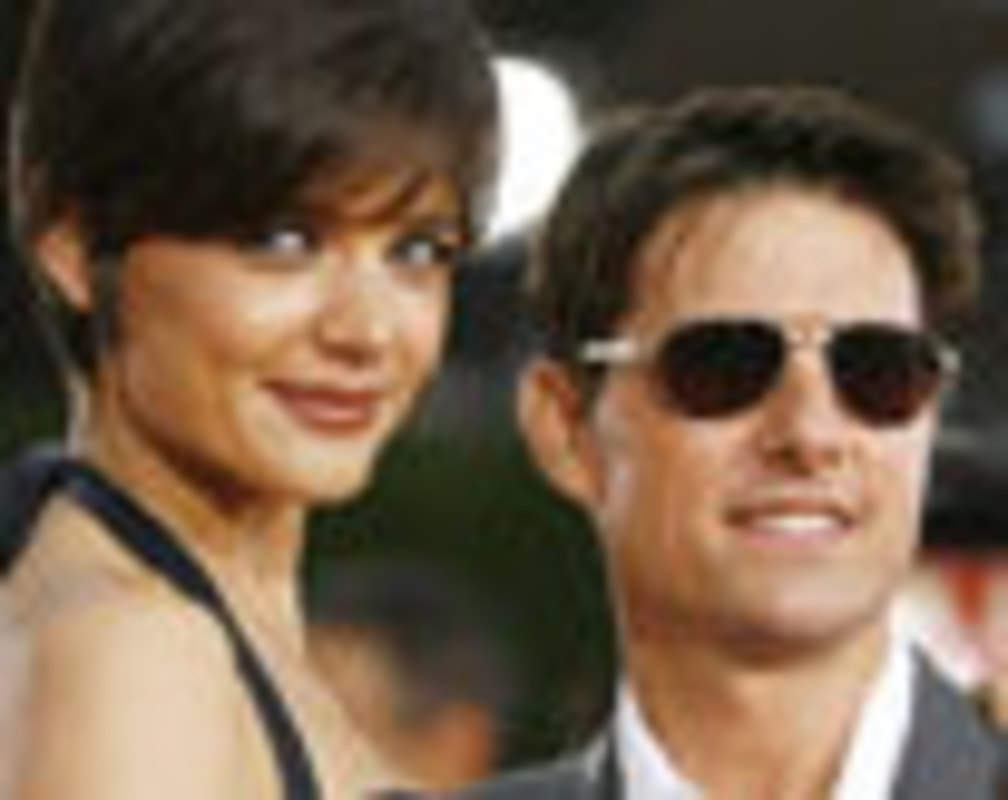 
Tom Cruise surprises Katie Holmes on her birthday
