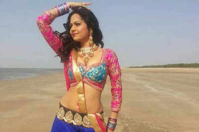 Mamta Soni plays a pretty desert girl in Rasiya Tari Radha Rokani Rann Ma