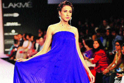 How to wear a strapless dress - Times of India