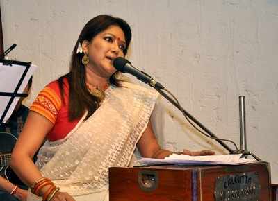Nazrul Islam's granddaughter reads out the poet's love letters
