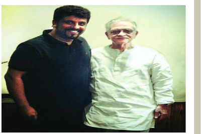 Raghu Dixit gets snapped with his idol Gulzar