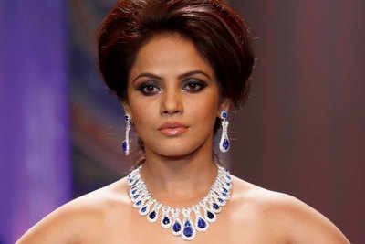 Neetu Chandra flaunts diamond jewellery at India Inter-national Jewellery Week, in Mumbai