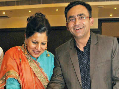 Saba Karim celebrates his 25th wedding anniversary at a local venue in Delhi