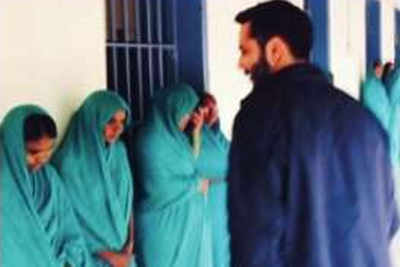 Varun Dhawan shoots in Nashik jail