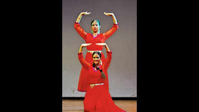 Students enthralled the audience with dance performance at Jawahar Kala Kendra in Jaipur