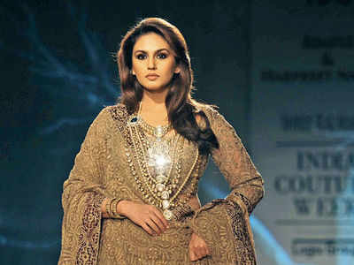 Huma Qureshi turns show stopper for Rimple and Harpreet’s wanderlust collection in Delhi