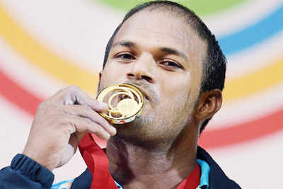 Satish from Tamil Nadu wins weightlifting gold at CWG