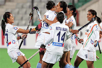 Indian women annihilate T&T 14-0 in CWG hockey