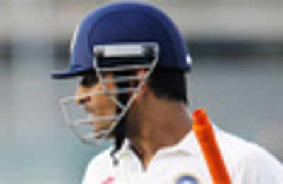 India in dire straits in third Test match