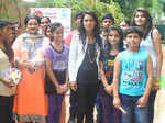 TV actors visit kids