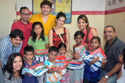 Tu Mere Agal Bagal Hai actors give part of income for charity
