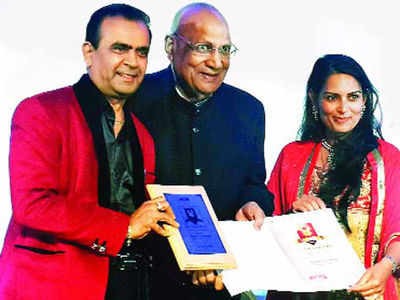 ​​Yogesh Lakhani awarded at Global Indian Excellence Summit 2014 in London