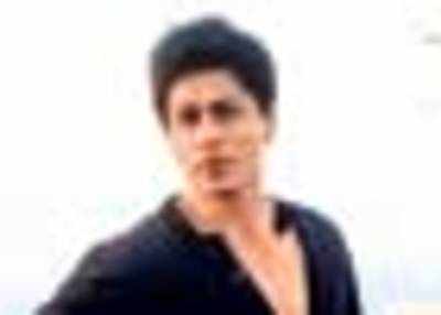SRK may present Slumdog award