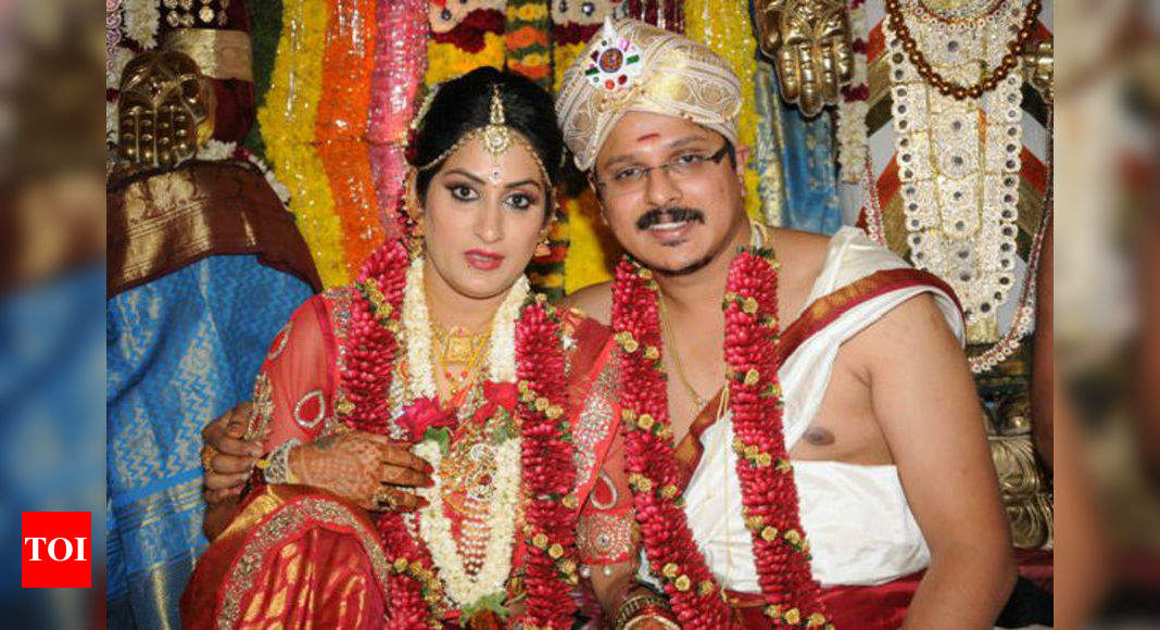 Roopa Iyer ties the knot with Gautam Srivatsa in Bangalore | Events ...