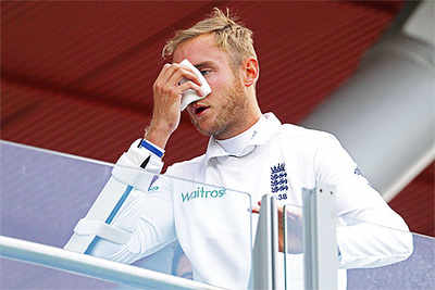 Stuart Broad may play with a face mask