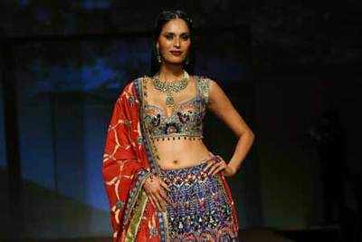 Ujjwala Raut looks stunning in Ashima-Leena